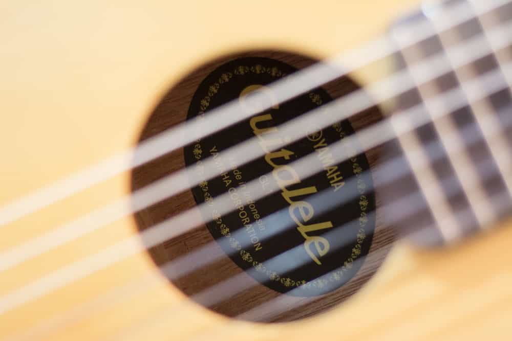 Yamaha GL1 Guitalele