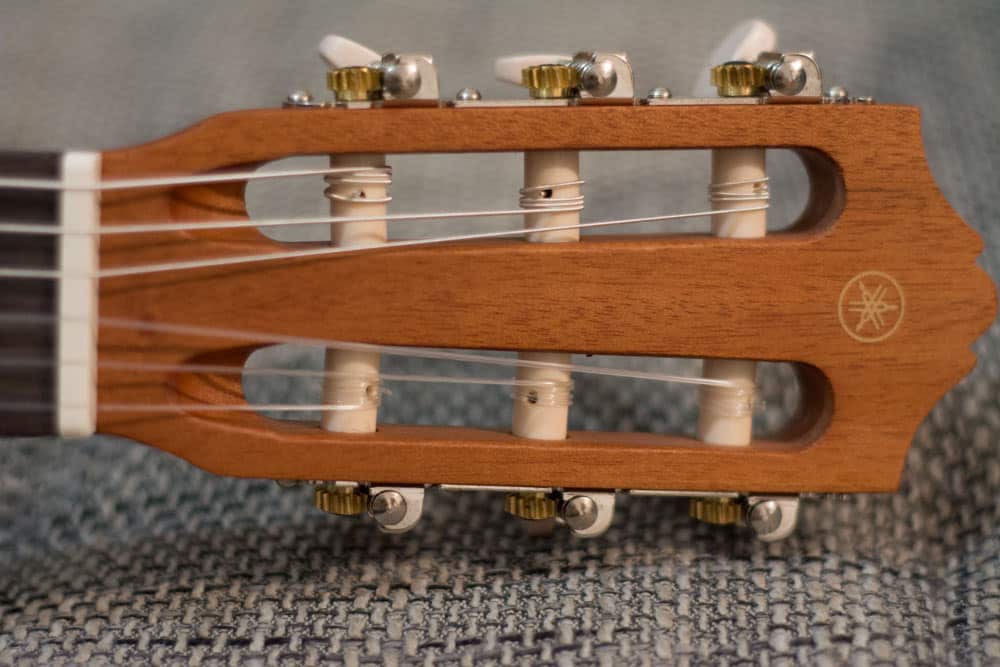 Yamaha GL1 Guitalele